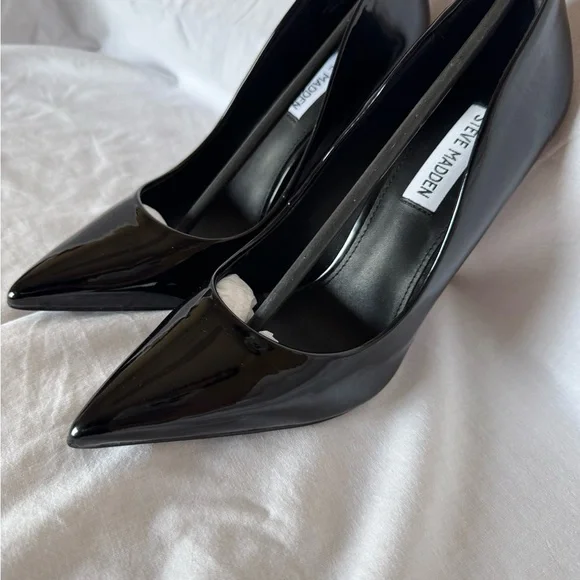 NWT Steve Madden Black Heels Pointed Toe Stiletto - Picture 3 of 9